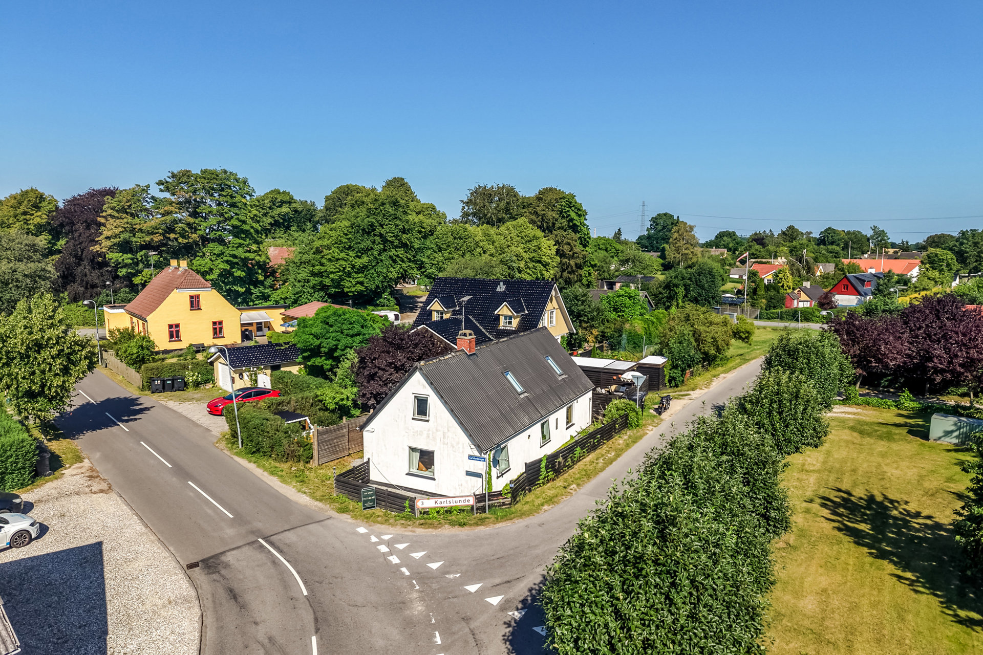 Landlig idyl med udsigt til åbne marker – et hjem med sjæl, charme og masser af muligheder